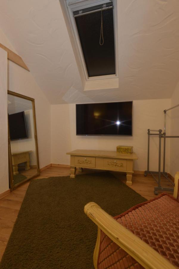 Eifel Kate, Relaxen Mit Sauna Und Whirlpool 克罗嫩堡 外观 照片